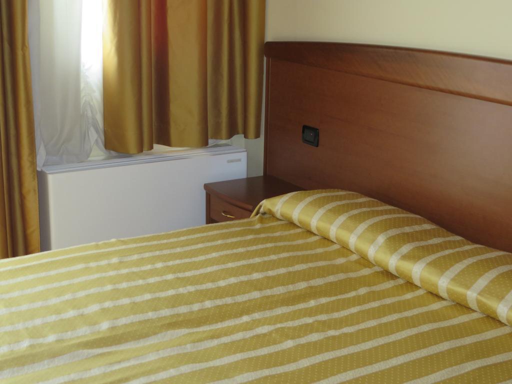Hotel San Tomio Isola Vicentina Room photo