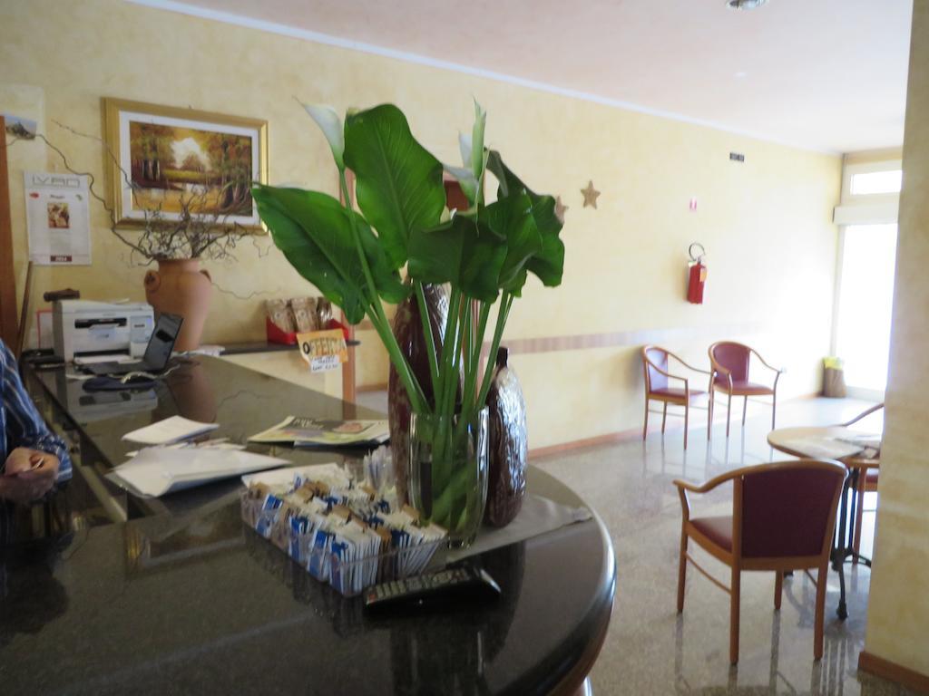 Hotel San Tomio Isola Vicentina Exterior photo